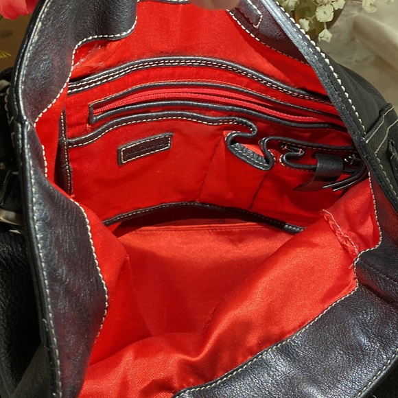 Genuine black leather , shoulder bag. - Picture 8 of 14